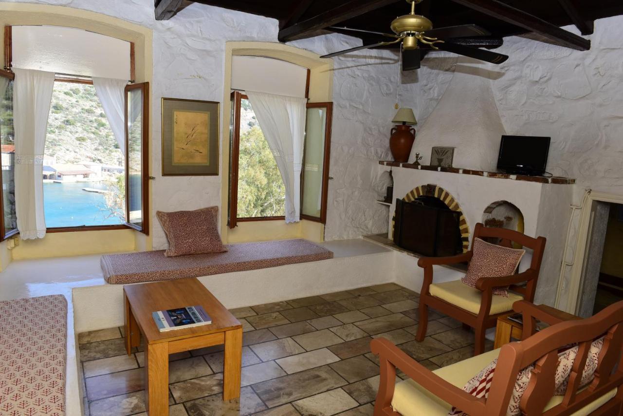Villa Arbeli House à Mandraki  Extérieur photo