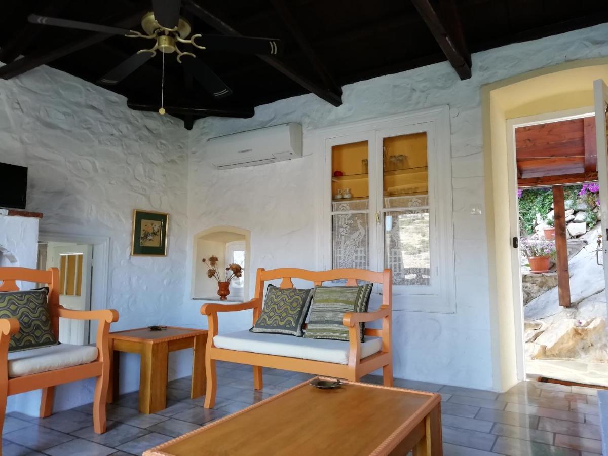 Villa Arbeli House à Mandraki  Extérieur photo