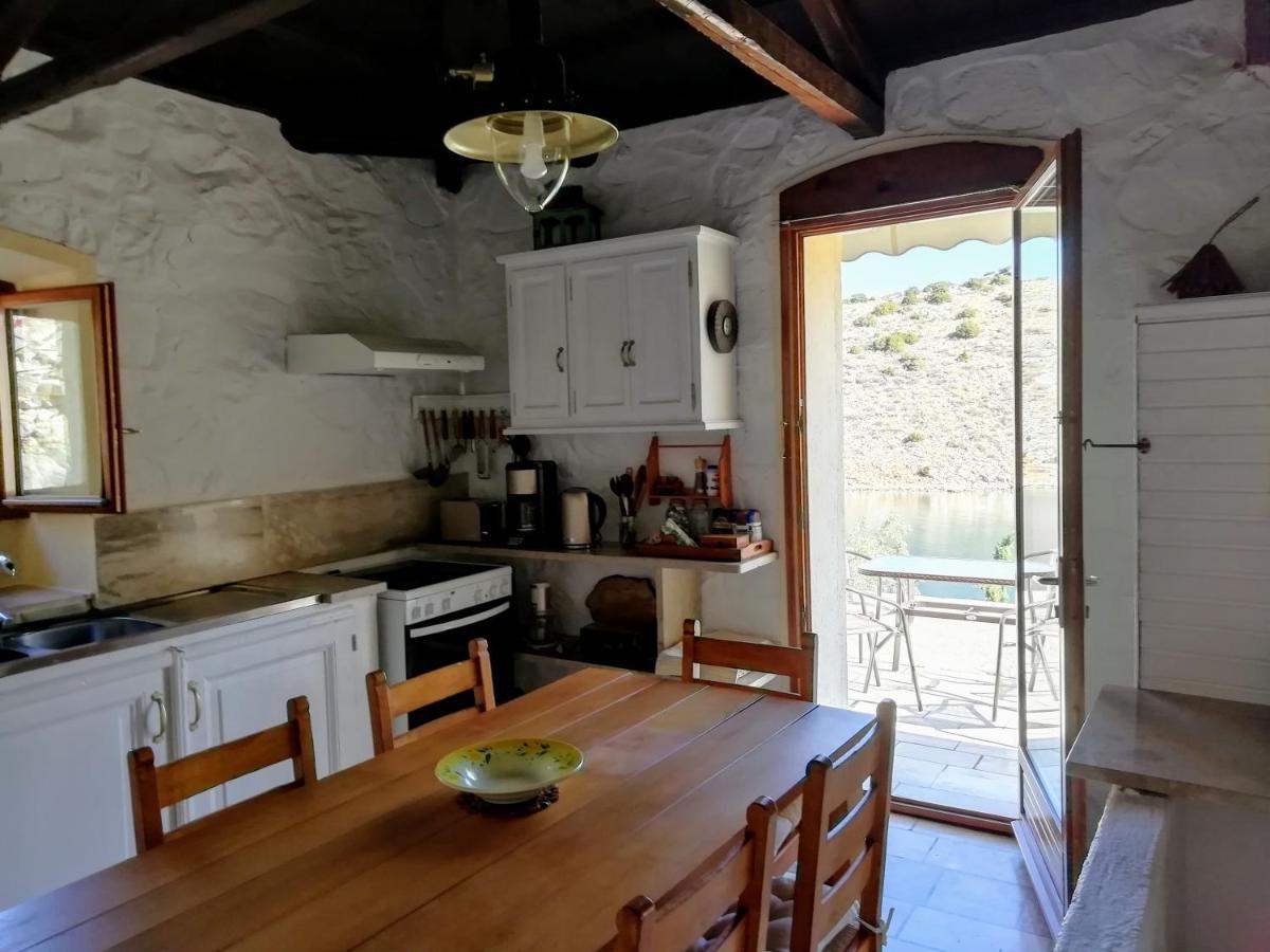 Villa Arbeli House à Mandraki  Extérieur photo