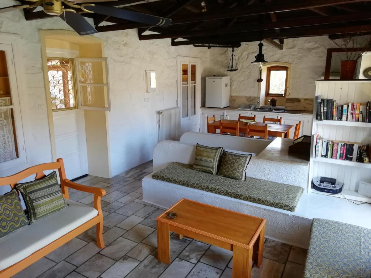 Villa Arbeli House à Mandraki  Extérieur photo