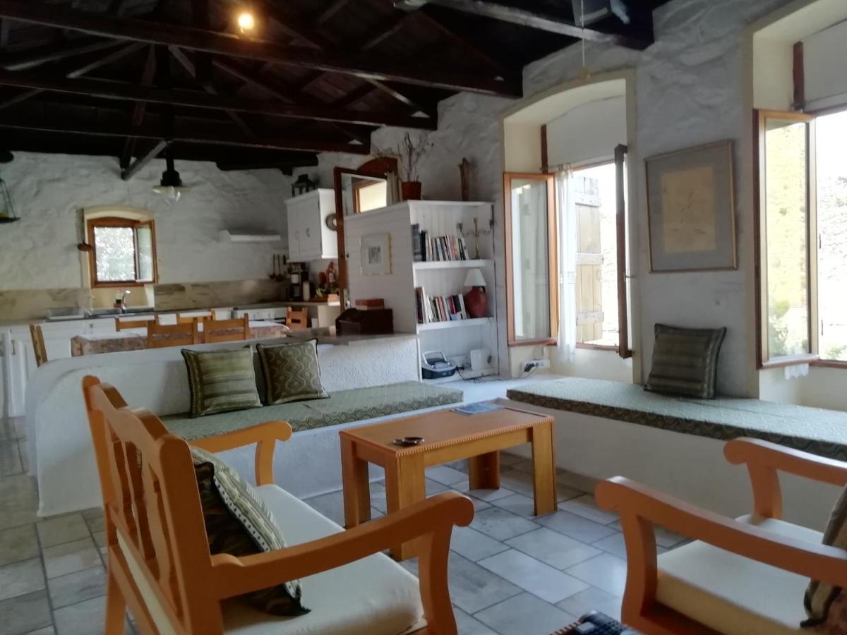 Villa Arbeli House à Mandraki  Extérieur photo